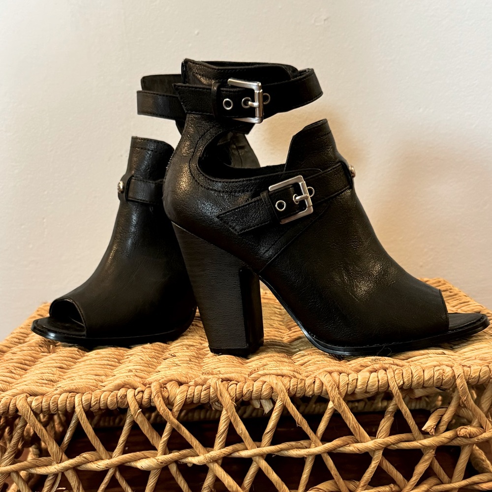 GUESS Black Peep toe Bootie size 7.5